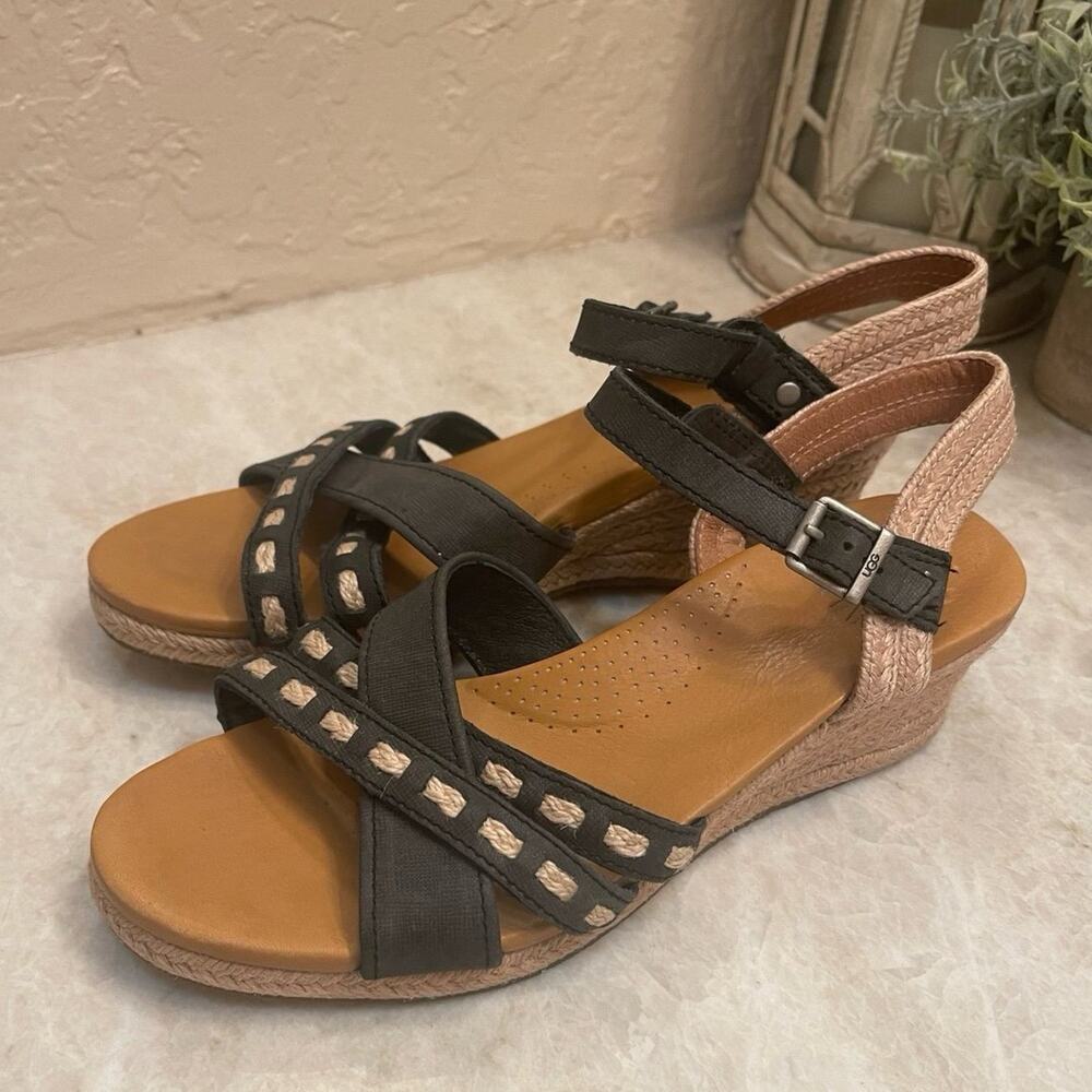 Ugg wedge juted Sandals Sz 9